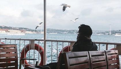 热议三镇炮轰足协：黑暗势力说的是谁? 无形之手是谁的手?